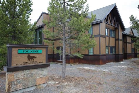 grant village yellowstone reservations